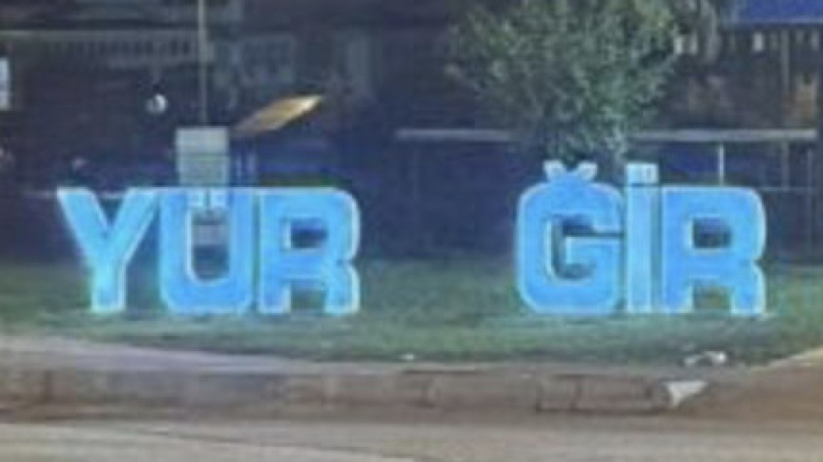 Adana’da belediyenin parka yerleştirdiği logodaki kalp çalındı