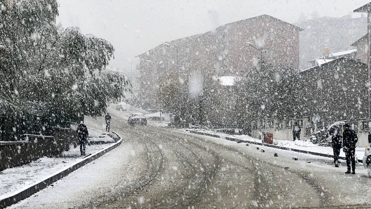Bingöl’de kar yağışı: Eğitime 1 gün ara verildi