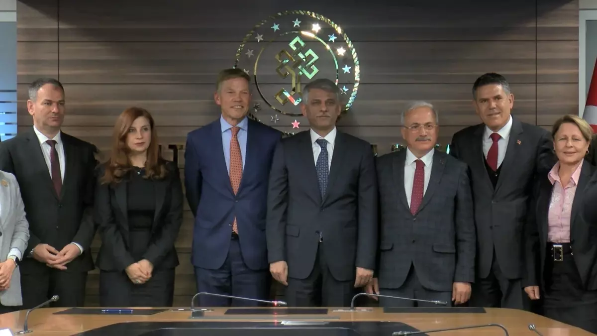 Osmanlı Dönemi Hereke Halısı Restore Edilerek Hollanda’ya Gönderildi