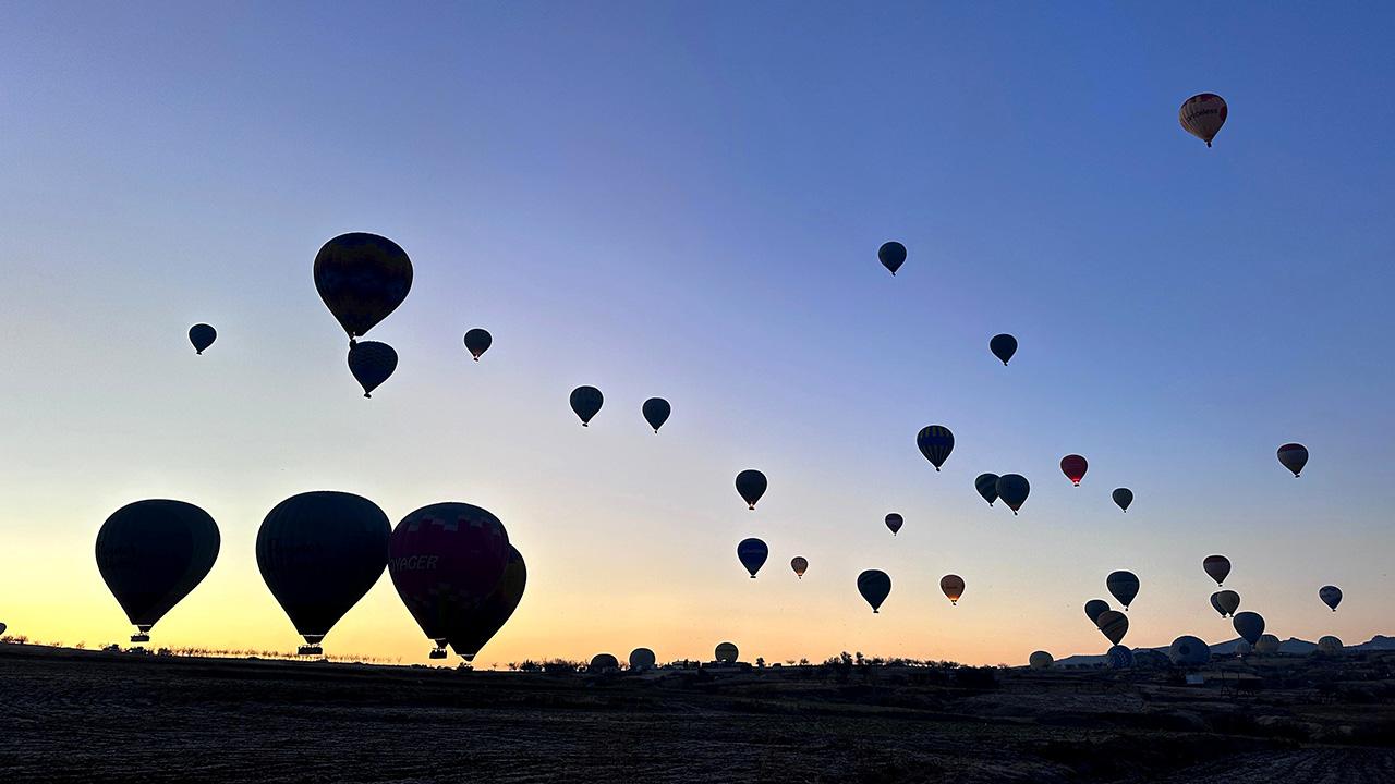 Kapadokya’da sıcak hava balonları rekora uçtu