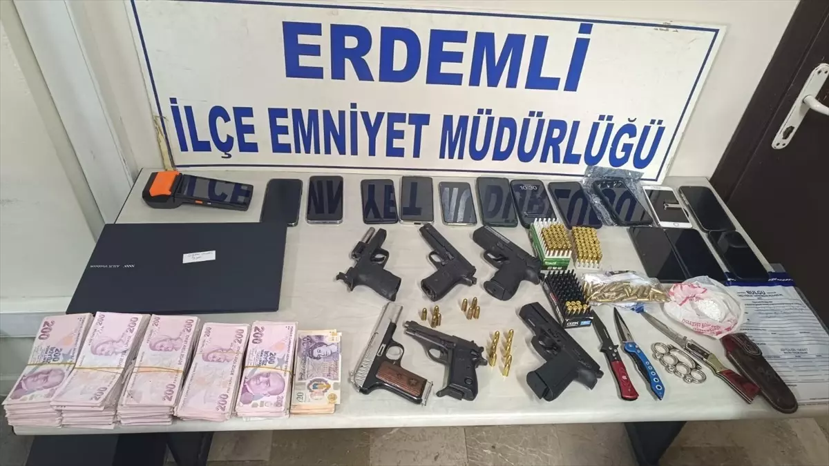 Erdemli’de Haraç Çetesi Operasyonu