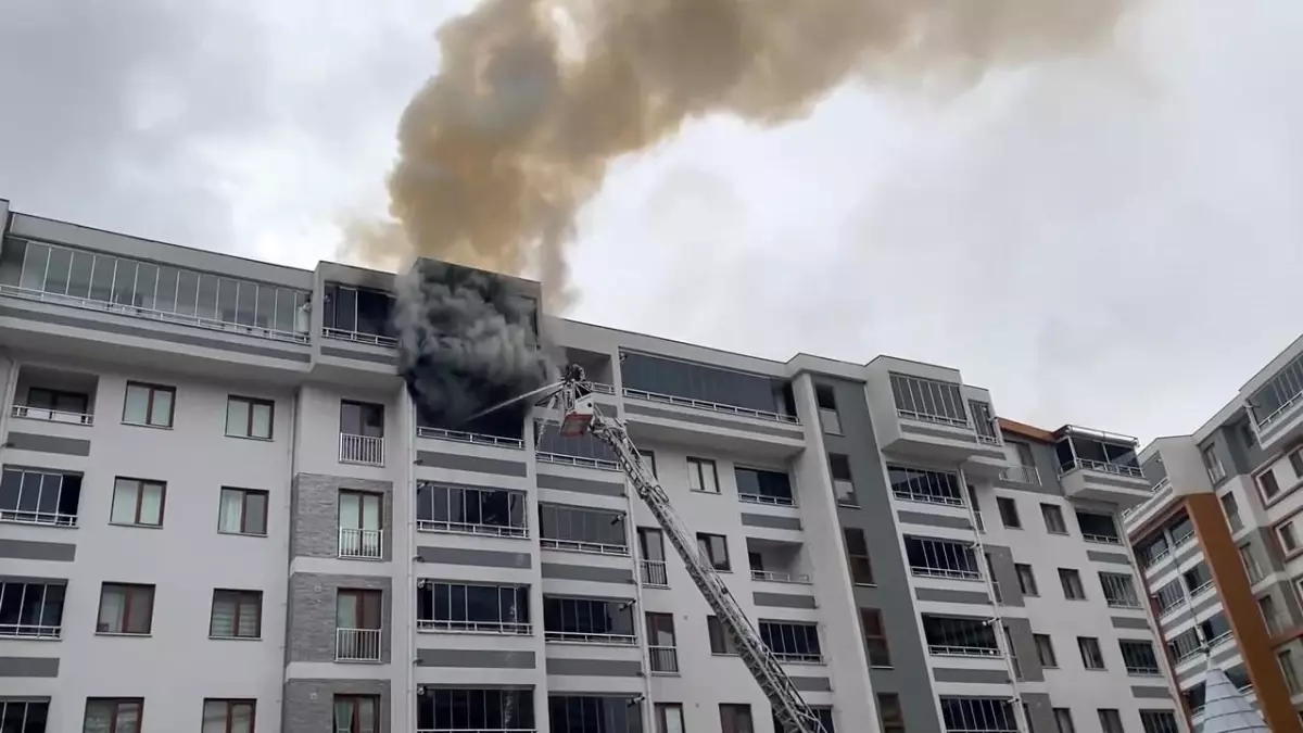 Kocaeli’de Site Yangını: Mahsur Kalanlar Kurtarıldı